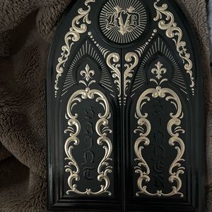 KAT VON D SAINT AND SINNER PALETTE